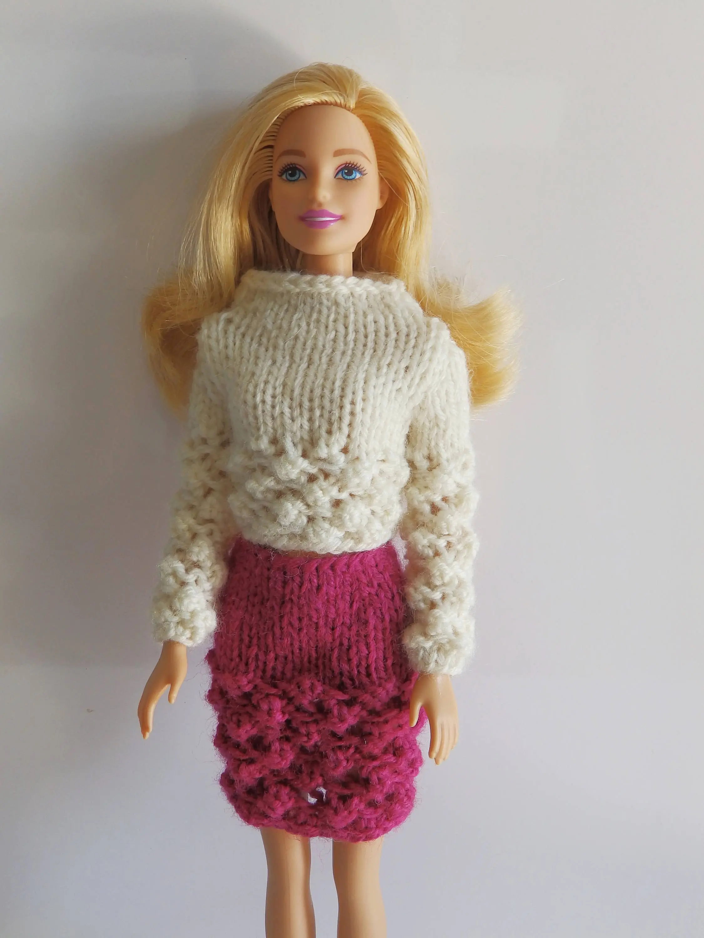 Barbie Bobbles Outfit, barbie sweater, barbie skirt