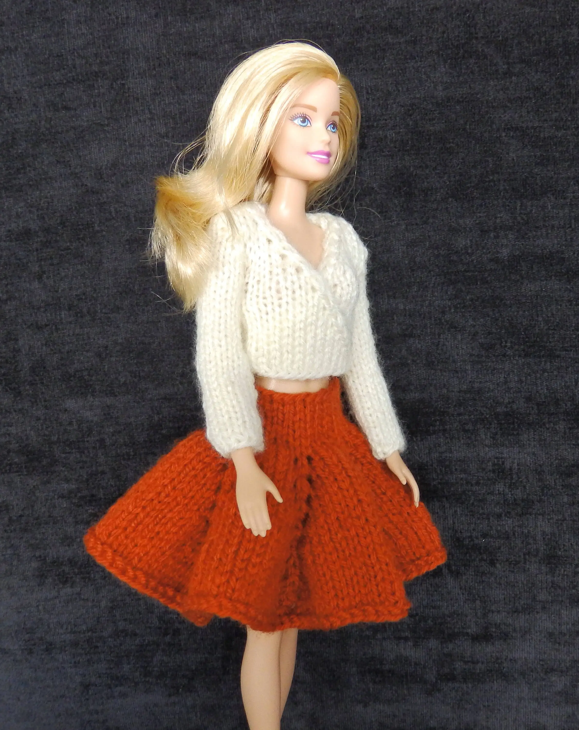 Barbie Fluffy Chic Outfit, barbie sweater, barbie skirt
