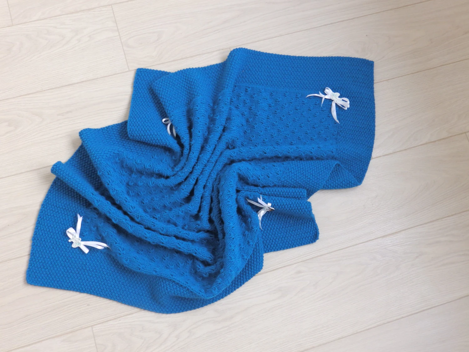 Tiny Dots Baby Blanket, Knot Baby Blanket